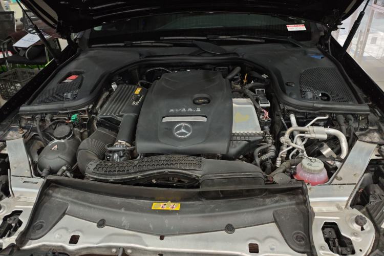 Used Mercedes-Benz E-Class New Energy 2022 Restyled E 350 e L Plug-in Hybrid Sedan Engine Bay