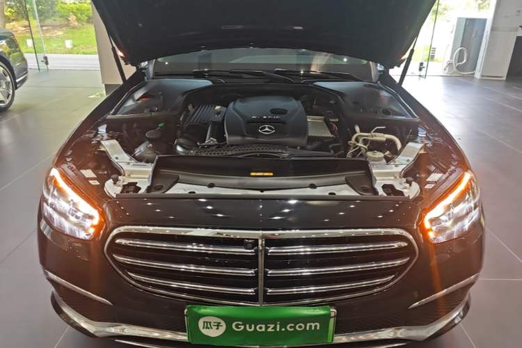 Used Mercedes-Benz E-Class New Energy 2022 Second Facelift E 350 e L Plug-in Hybrid Sedan Engine Bay