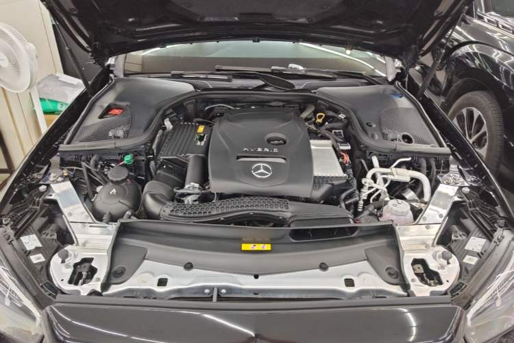 Used Mercedes-Benz E-Class New Energy 2022 Facelift E 350 e L Plug-in Hybrid Sedan Engine Bay