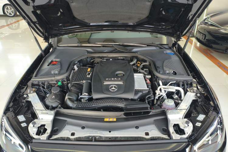 Used Mercedes-Benz E-Class New Energy 2022 Restyled E 350 e L Plug-in Hybrid Sedan Engine Bay