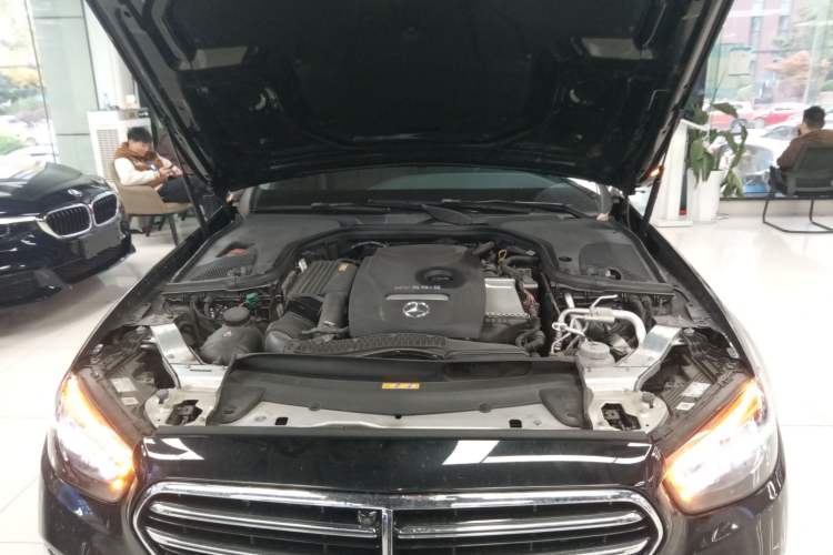 Used Mercedes-Benz E-Class New Energy 2022 Facelift E 350 e L Plug-in Hybrid Sedan Engine Bay