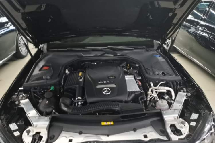 Used Mercedes-Benz E-Class New Energy 2022 Restyled E 350 e L Plug-in Hybrid Sedan Engine Bay
