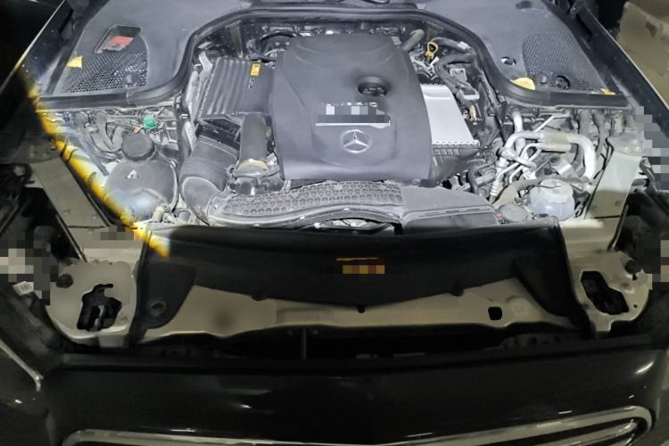 Used Mercedes-Benz E-Class New Energy 2022 Second Facelift E 350 e L Plug-in Hybrid Sedan Engine Bay