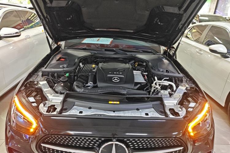 Used Mercedes-Benz E-Class New Energy 2022 Second Facelift E 350 e L Plug-in Hybrid Sports Sedan Engine Bay