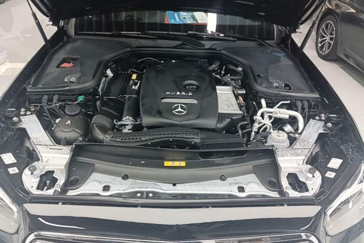 Used Mercedes-Benz E-Class New Energy 2022 Second Facelift E 350 e L Plug-in Hybrid Sports Sedan Engine Bay