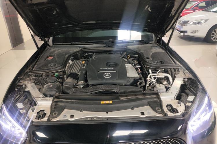 Used Mercedes-Benz E-Class New Energy 2022 Second Facelift E 350 e L Plug-in Hybrid Sports Sedan Engine Bay