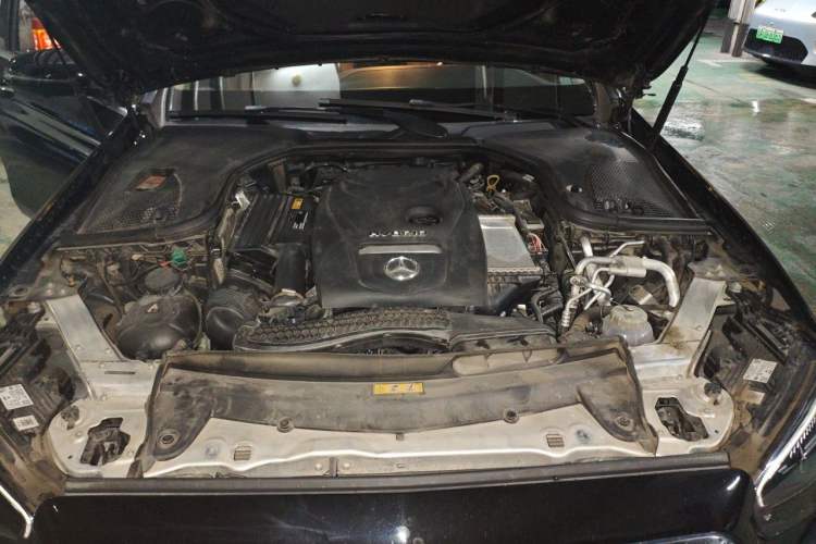 Used Mercedes-Benz E-Class New Energy 2022 Restyled E 350 e L Plug-in Hybrid Sedan Engine Bay