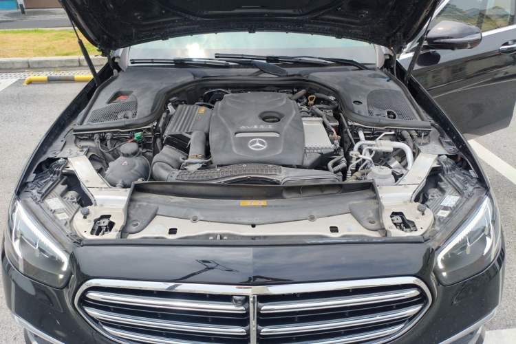 Used Mercedes-Benz E-Class New Energy 2022 Facelift E 350 e L Plug-in Hybrid Sedan Engine Bay