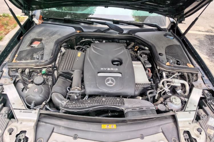 Used Mercedes-Benz E-Class New Energy 2022 Restyled E 350 e L Plug-in Hybrid Sports Sedan Engine Bay