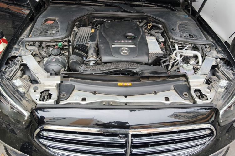Used Mercedes-Benz E-Class New Energy 2022 Second Facelift E 350 e L Plug-in Hybrid Sedan Engine Bay