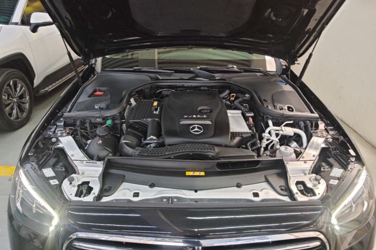 Used Mercedes-Benz E-Class New Energy 2022 Restyled E 350 e L Plug-in Hybrid Sedan Engine Bay