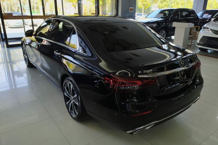 Used Mercedes-Benz E-Class New Energy 2022 Restyled E 350 e L Plug-in Hybrid Sedan Exterior 2