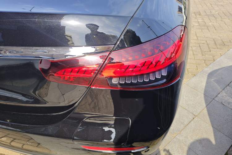 Used Mercedes-Benz E-Class New Energy 2022 Restyled E 350 e L Plug-in Hybrid Sports Sedan Exterior 3