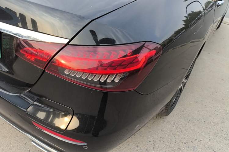 Used Mercedes-Benz E-Class New Energy 2022 Facelift E 350 e L Plug-in Hybrid Sedan Exterior 3
