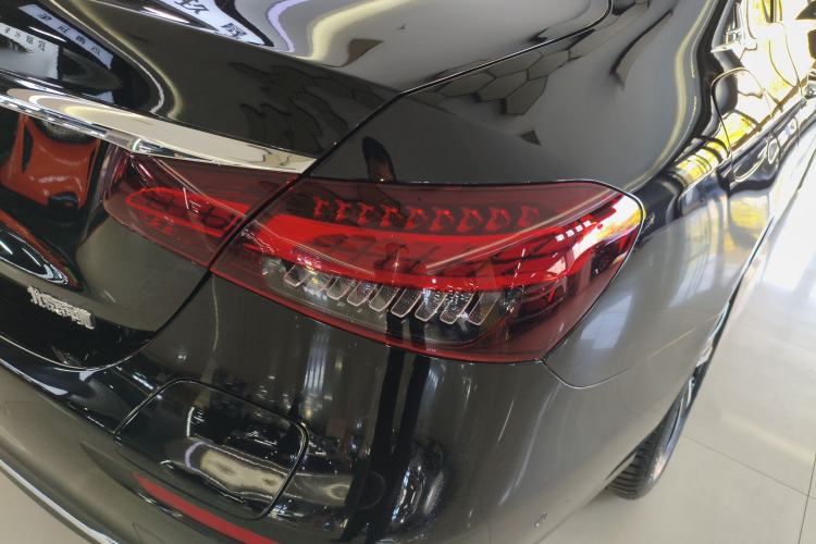 Used Mercedes-Benz E-Class New Energy 2022 Restyled E 350 e L Plug-in Hybrid Sedan Exterior 3