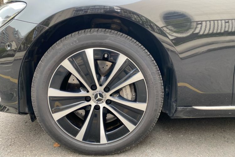 Used Mercedes-Benz E-Class New Energy 2022 Restyled E 350 e L Plug-in Hybrid Sedan Exterior 3