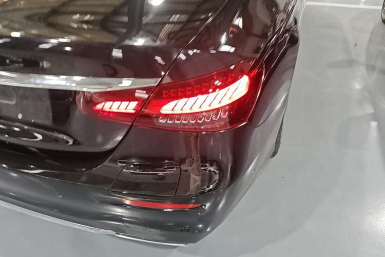 Used Mercedes-Benz E-Class New Energy 2022 Restyled E 350 e L Plug-in Hybrid Sports Sedan Exterior 3