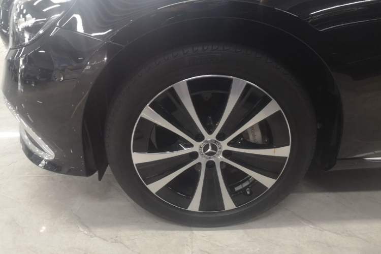 Used Mercedes-Benz E-Class New Energy 2022 Second Facelift E 350 e L Plug-in Hybrid Sedan Exterior 4