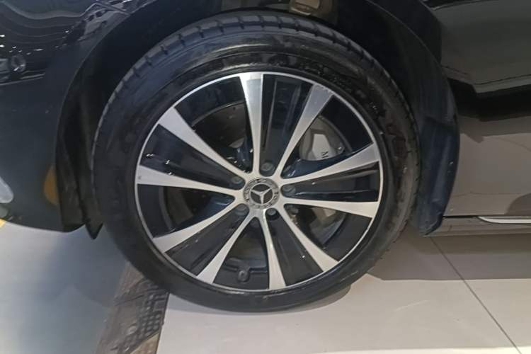 Used Mercedes-Benz E-Class New Energy 2022 Restyled E 350 e L Plug-in Hybrid Sports Sedan Exterior 4
