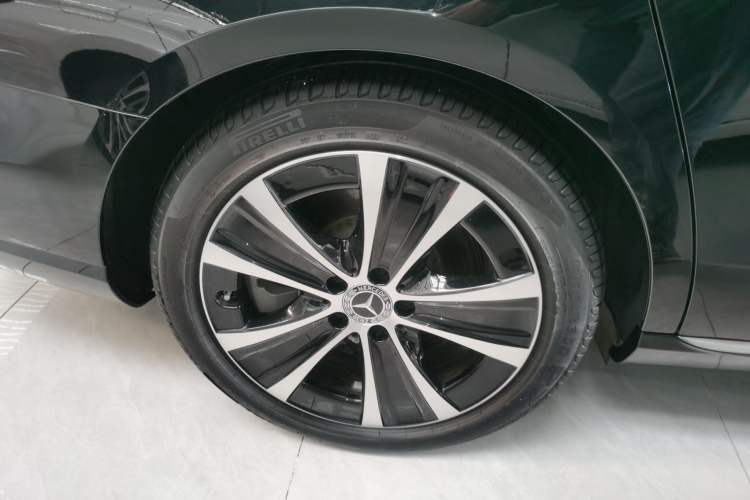 Used Mercedes-Benz E-Class New Energy 2022 Second Facelift E 350 e L Plug-in Hybrid Sedan Exterior 4
