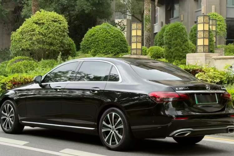 Used Mercedes-Benz E-Class New Energy 2022 Facelift E 350 e L Plug-in Hybrid Sedan Exterior 4
