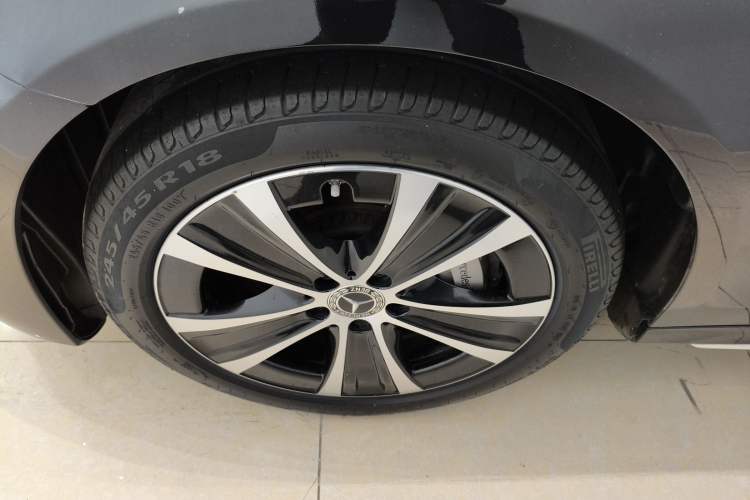 Used Mercedes-Benz E-Class New Energy 2022 Restyled E 350 e L Plug-in Hybrid Sports Sedan Exterior 4