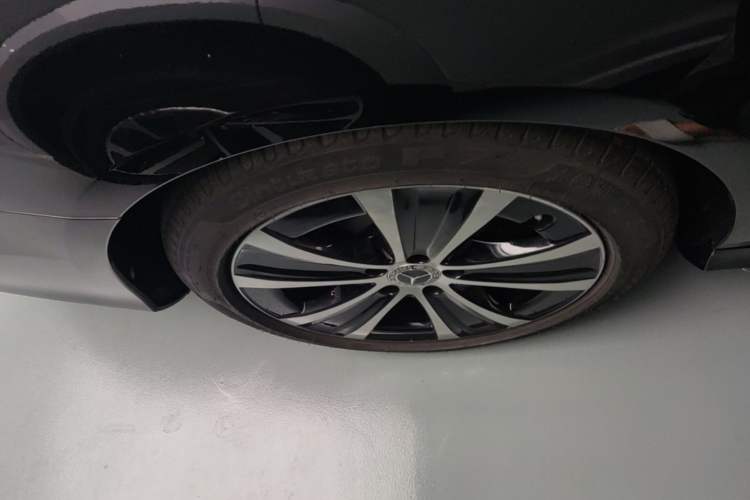 Used Mercedes-Benz E-Class New Energy 2022 E 350 e L Plug-in Hybrid Sports Sedan Exterior 5