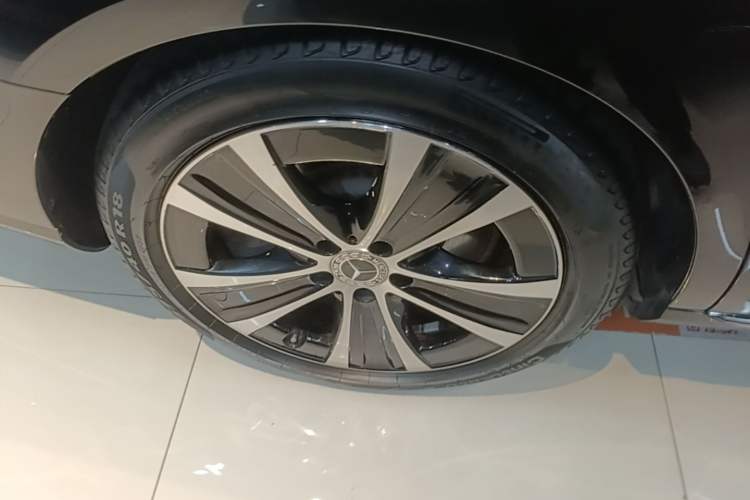 Used Mercedes-Benz E-Class New Energy 2022 Second Facelift E 350 e L Plug-in Hybrid Sedan Exterior 5