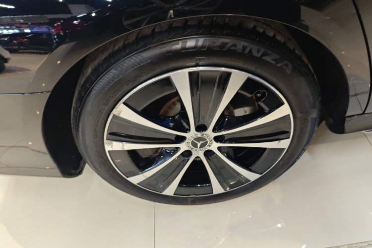 Used Mercedes-Benz E-Class New Energy 2022 Second Facelift E 350 e L Plug-in Hybrid Sports Sedan Exterior 5