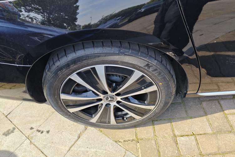 Used Mercedes-Benz E-Class New Energy 2022 Restyled E 350 e L Plug-in Hybrid Sports Sedan Exterior 5