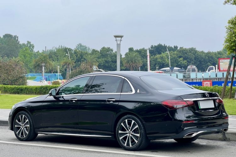 Used Mercedes-Benz E-Class New Energy 2022 Second Facelift E 350 e L Plug-in Hybrid Sedan Exterior 5