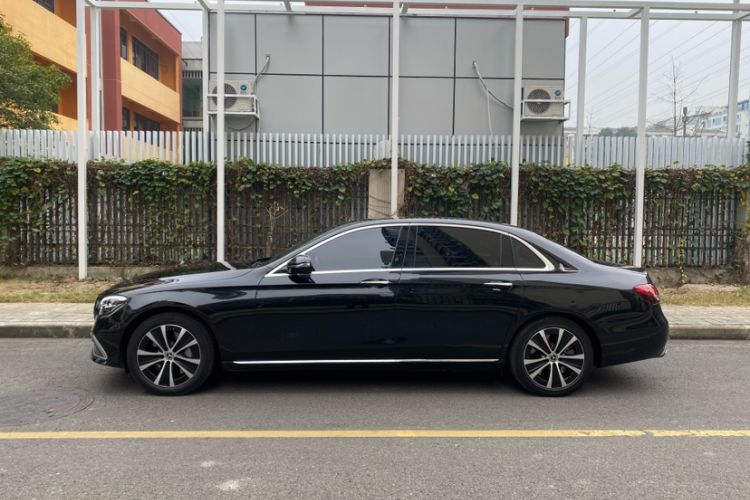 Used Mercedes-Benz E-Class New Energy 2022 Restyled E 350 e L Plug-in Hybrid Sedan Exterior 5