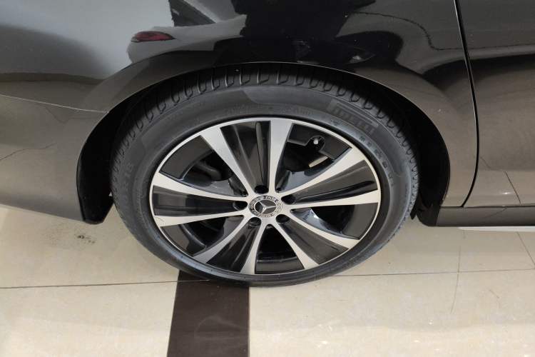Used Mercedes-Benz E-Class New Energy 2022 Restyled E 350 e L Plug-in Hybrid Sports Sedan Exterior 5