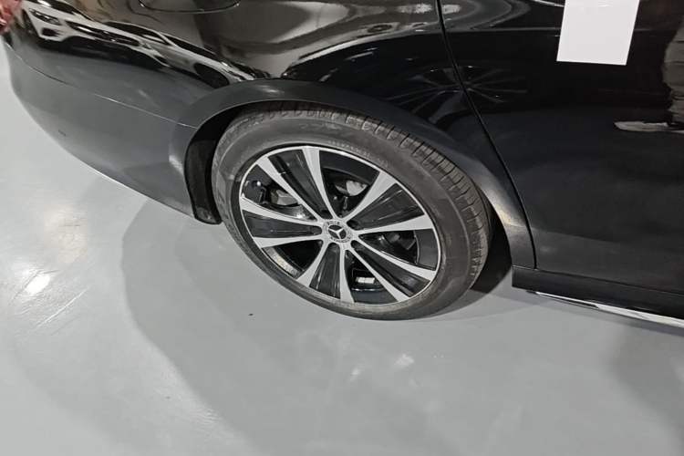 Used Mercedes-Benz E-Class New Energy 2022 Restyled E 350 e L Plug-in Hybrid Sports Sedan Exterior 5