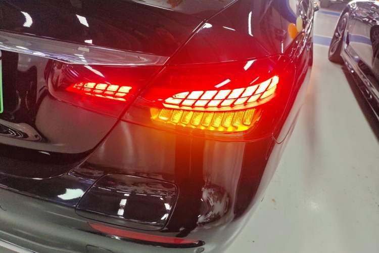 Used Mercedes-Benz E-Class New Energy 2022 Restyled E 350 e L Plug-in Hybrid Sports Sedan Exterior 6