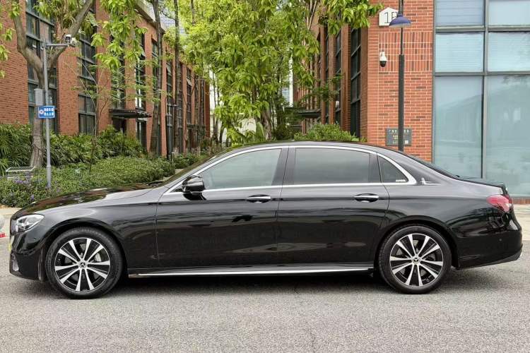 Used Mercedes-Benz E-Class New Energy 2022 Facelift E 350 e L Plug-in Hybrid Sedan Exterior 7