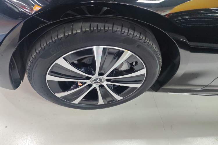 Used Mercedes-Benz E-Class New Energy 2022 Restyled E 350 e L Plug-in Hybrid Sports Sedan Exterior 7