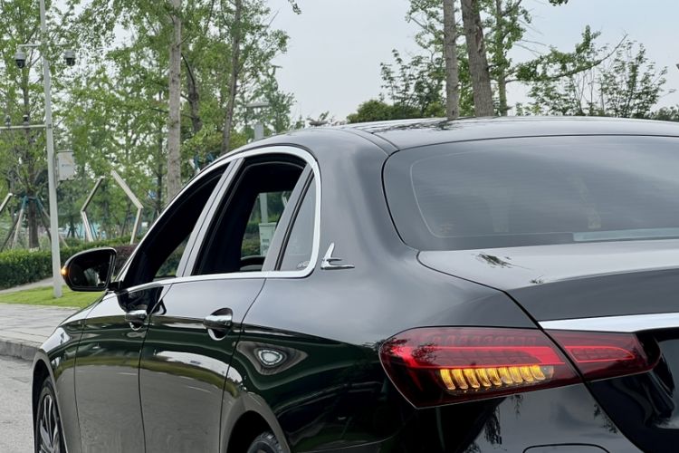 Used Mercedes-Benz E-Class New Energy 2022 Second Facelift E 350 e L Plug-in Hybrid Sedan Exterior 7