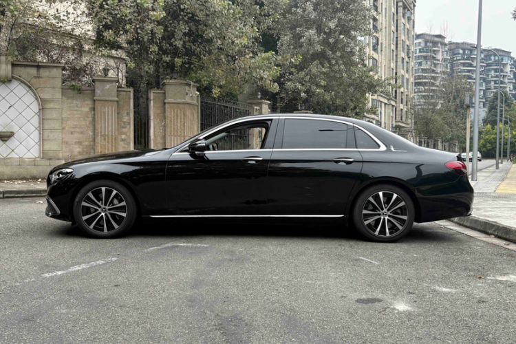 Used Mercedes-Benz E-Class New Energy 2022 Facelift E 350 e L Plug-in Hybrid Sedan Exterior 9