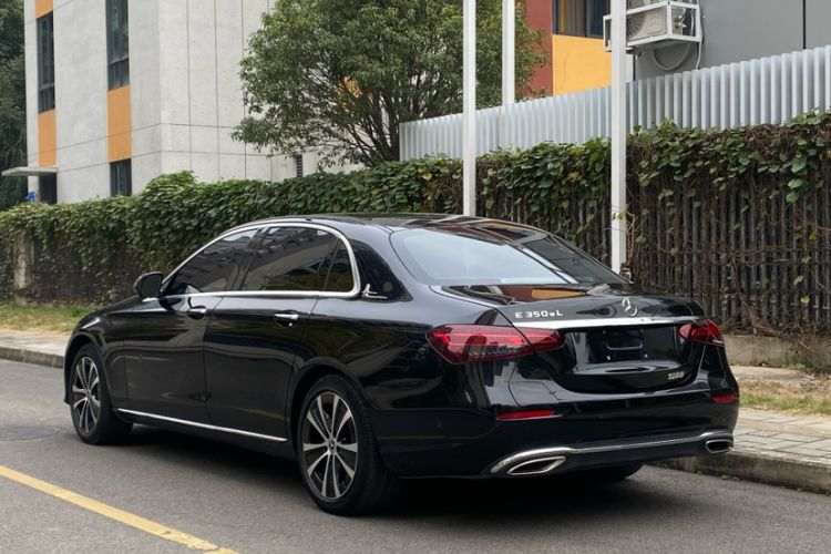 Used Mercedes-Benz E-Class New Energy 2022 Restyled E 350 e L Plug-in Hybrid Sedan Exterior 9