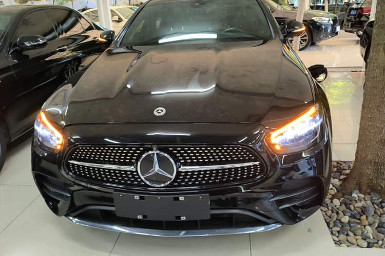 Used Mercedes-Benz E-Class New Energy 2022 E 350 e L Plug-in Hybrid Sports Sedan Front