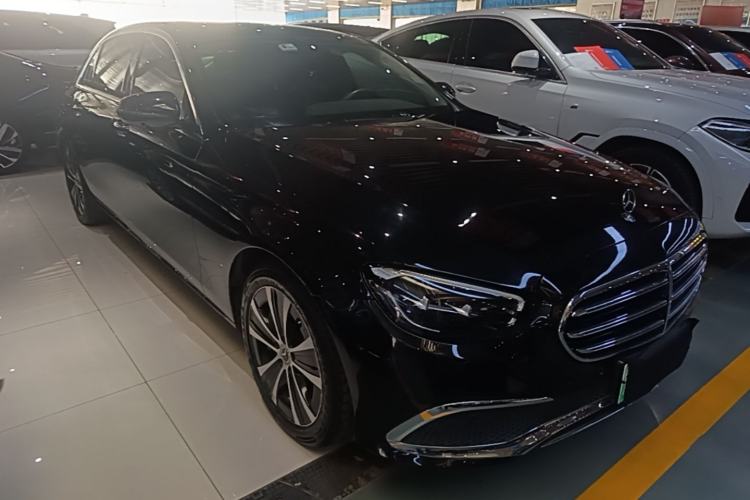 Used Mercedes-Benz E-Class New Energy 2022 Restyled E 350 e L Plug-in Hybrid Sports Sedan Front Right 45 Deg
