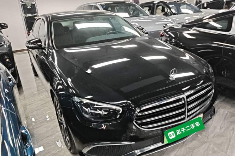 Used Mercedes-Benz E-Class New Energy 2022 Second Facelift E 350 e L Plug-in Hybrid Sedan Front Right 45 Deg
