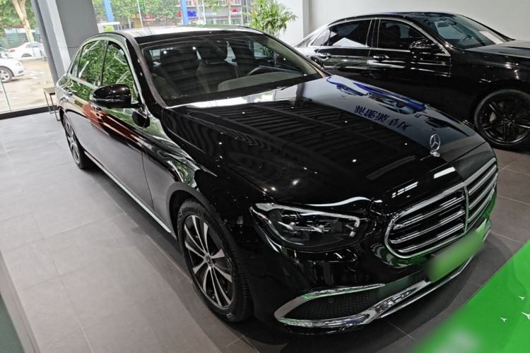 Used Mercedes-Benz E-Class New Energy 2022 E 350 e L Plug-in Hybrid Sedan Front Right 45 Deg