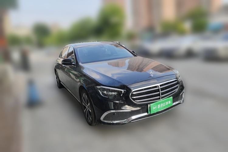 Used Mercedes-Benz E-Class New Energy 2022 Second Facelift E 350 e L Plug-in Hybrid Sports Sedan Front Right 45 Deg