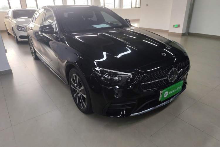 Used Mercedes-Benz E-Class New Energy 2022 Second Facelift E 350 e L Plug-in Hybrid Sports Sedan Front Right 45 Deg