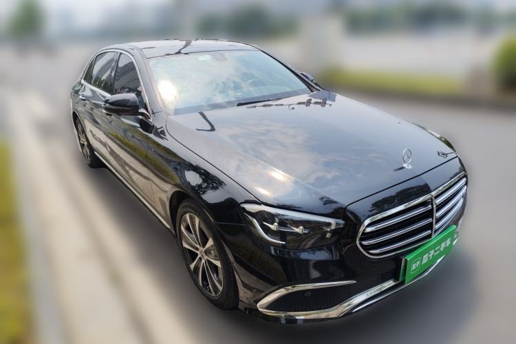 Used Mercedes-Benz E-Class New Energy 2022 Second Facelift E 350 e L Plug-in Hybrid Sports Sedan Front Right 45 Deg