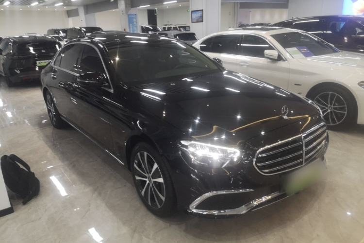 Used Mercedes-Benz E-Class New Energy 2022 E 350 e L Plug-in Hybrid Sedan Front Right 45 Deg