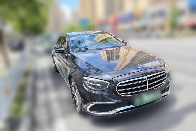 Used Mercedes-Benz E-Class New Energy 2022 Second Facelift E 350 e L Plug-in Hybrid Sports Sedan Front Right 45 Deg