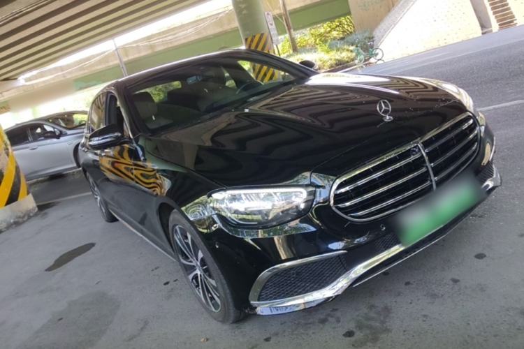 Used Mercedes-Benz E-Class New Energy 2022 Second Facelift E 350 e L Plug-in Hybrid Sports Sedan Front Right 45 Deg
